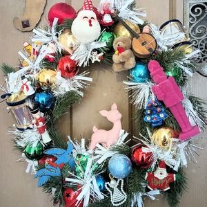 🎄 Vintage Ornament Christmas Wreath – 12” Handmade Holiday Decor 🎄